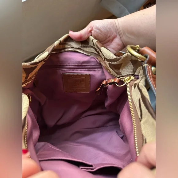 Signature  Coach hobo tote Brown Shoulder Bag - Picture 5 of 9